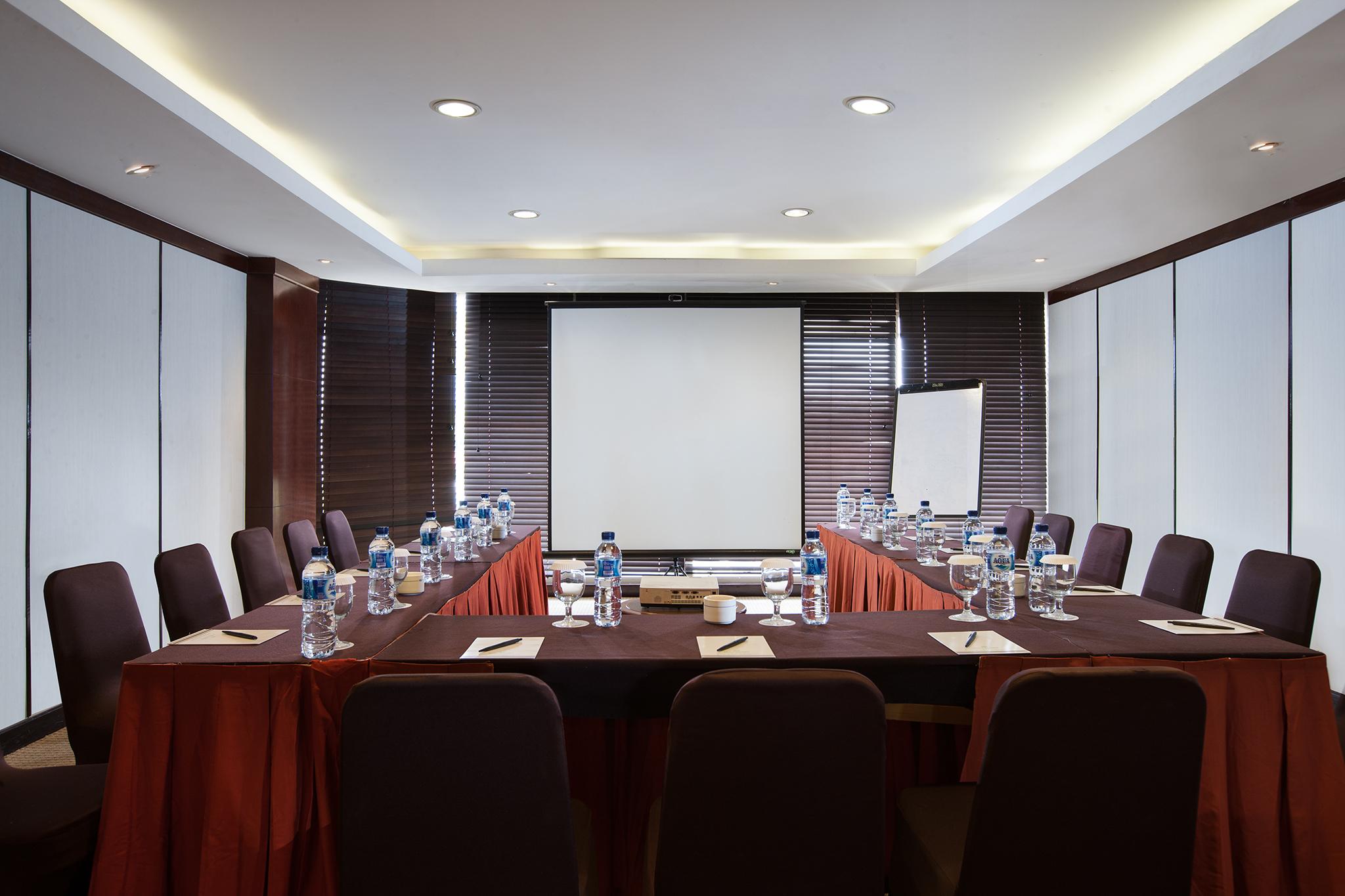 Hotel Santika Premiere Semarang Exterior photo